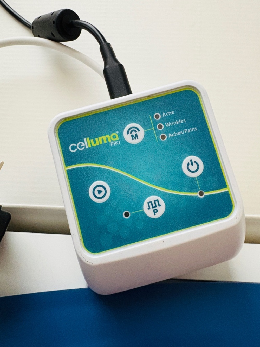 Celluma Pro in Box Like New | Professional Red Light Therapy Device Face Hair - Picture 5 of 7